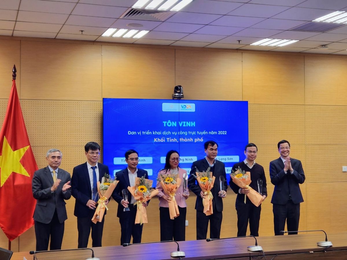Ninh Bình được vinh danh trong top 5 địa phương cung cấp dịch vụ công trực tuyến tốt nhất năm 2022