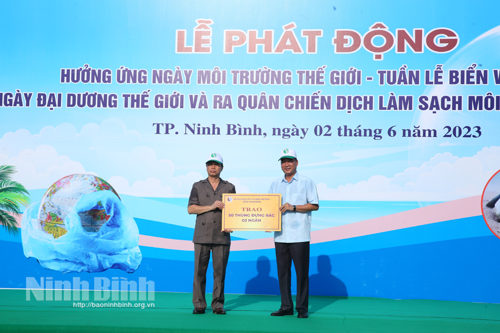 Ra quân hưởng ứng Ngày Môi trường thế giới tại thành phố Ninh Bình, huyện Yên Mô